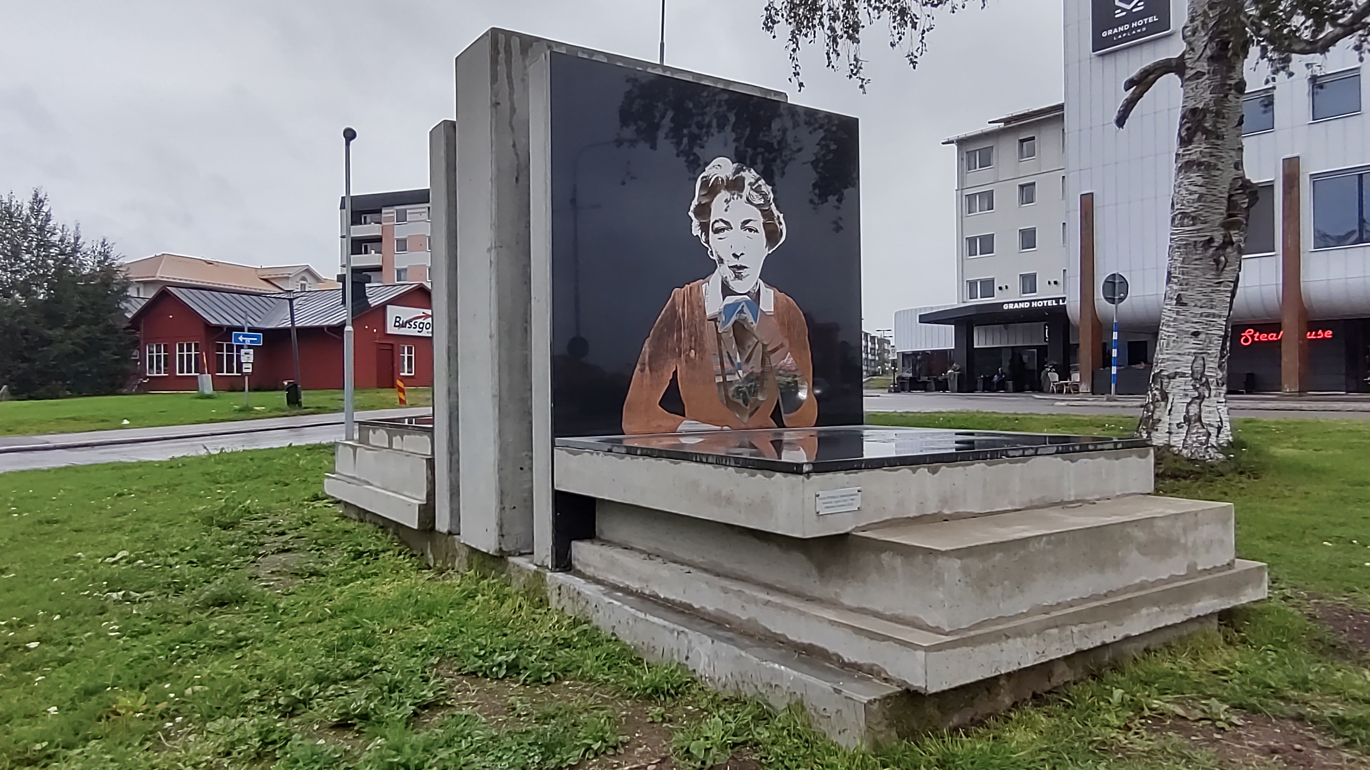 Utställning Barbro Törngren rensar garderoben