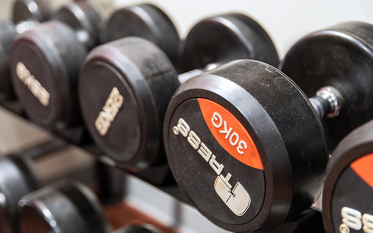 Peson på gym