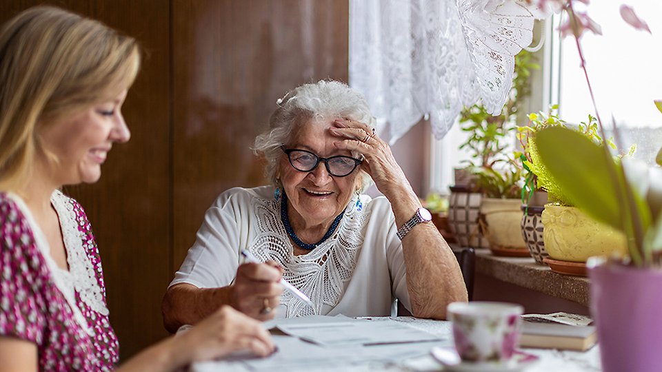 Pensionärsservice, hjälp med allt från städning och snöskottning till social samvaro.