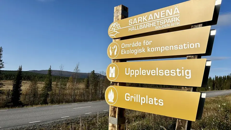 Böcker i en bokhylla