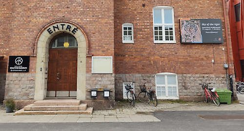 Böcker i en bokhylla